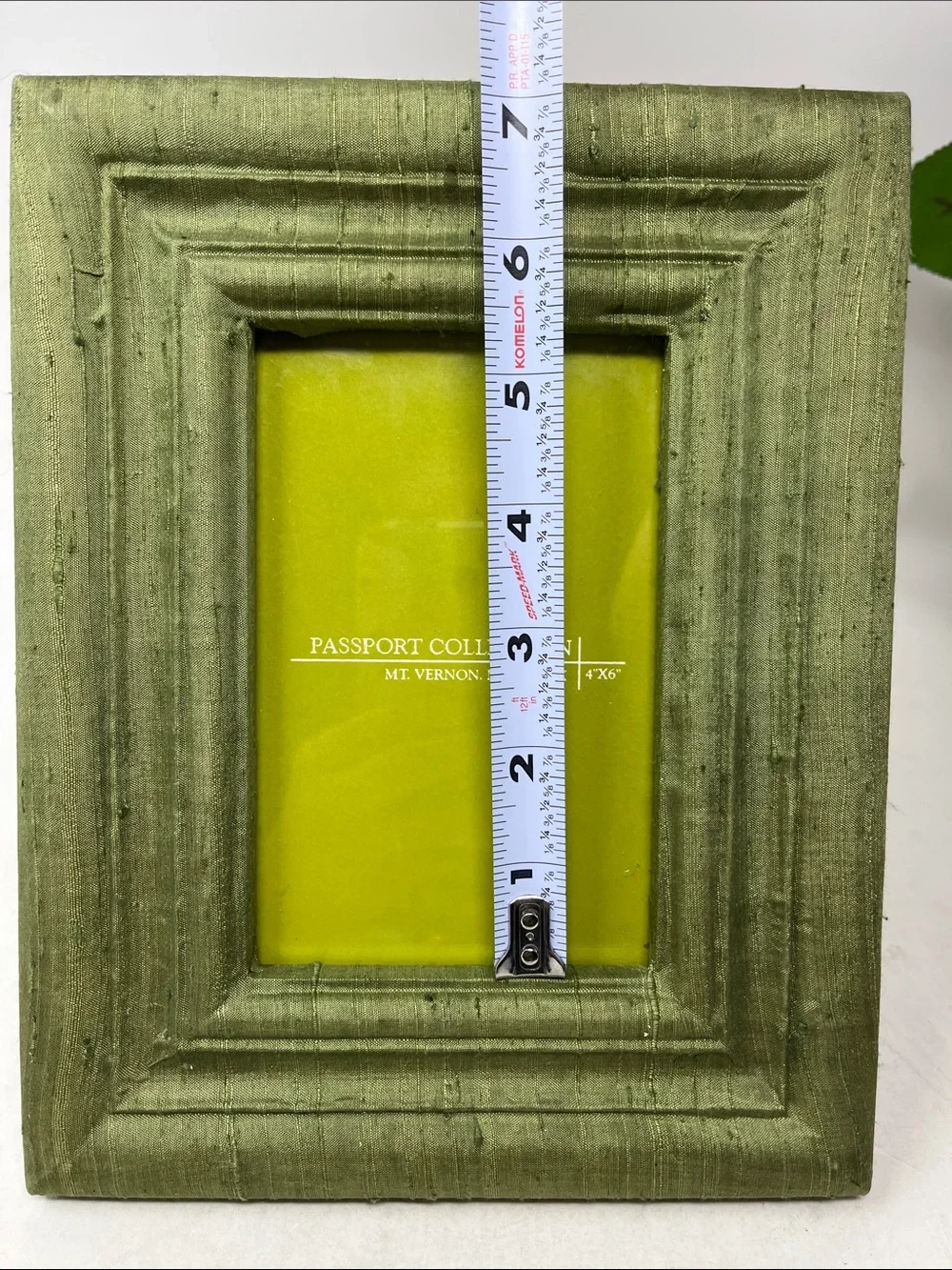 100% SILK HANDCRAFTED 4x6 PICTURE FRAME PASSPORT COLLECTION GREEN SILK